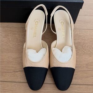 CHANEL Two-Tone Beige and Black Slingback Heels